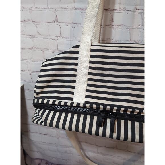 Kate Spade Travel Saturday Weekender Canvas Bag Luggage Striped - Picture 3 of 16